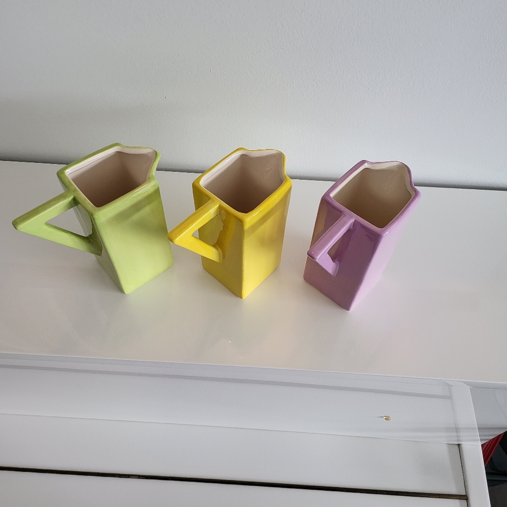 Vibrant Ceramic Vases - Picture 3 of 6